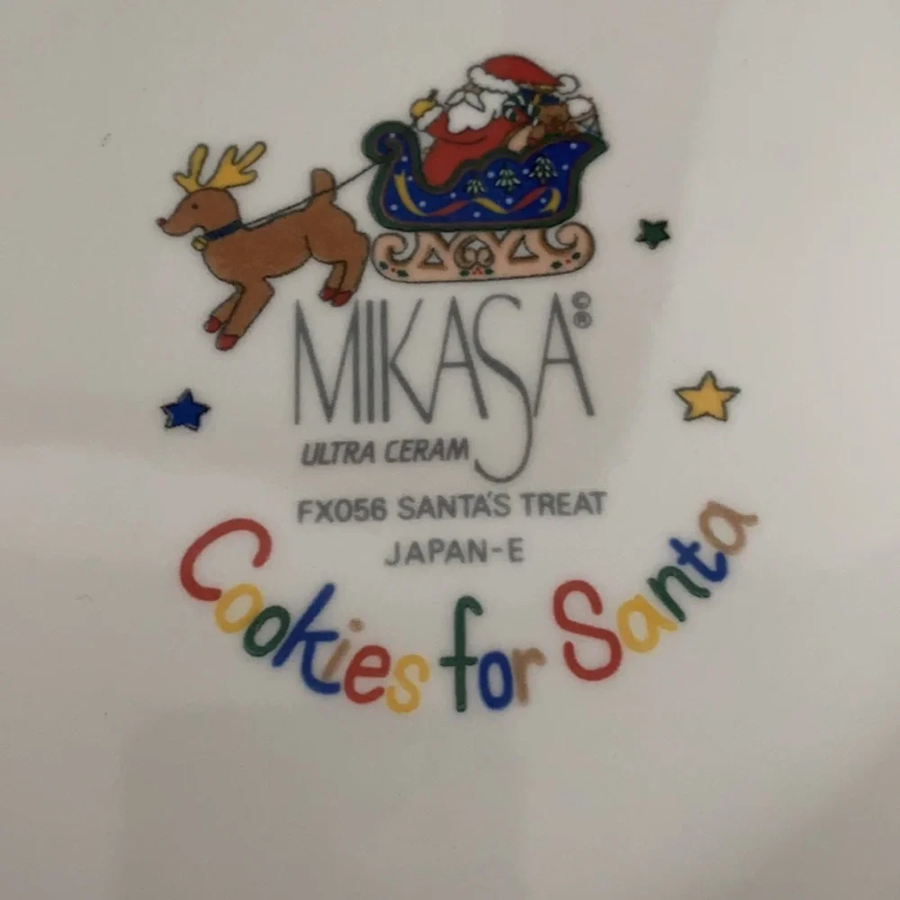 Mikasa  Cookies For Santa Plate Ultra Ceramic FX056
